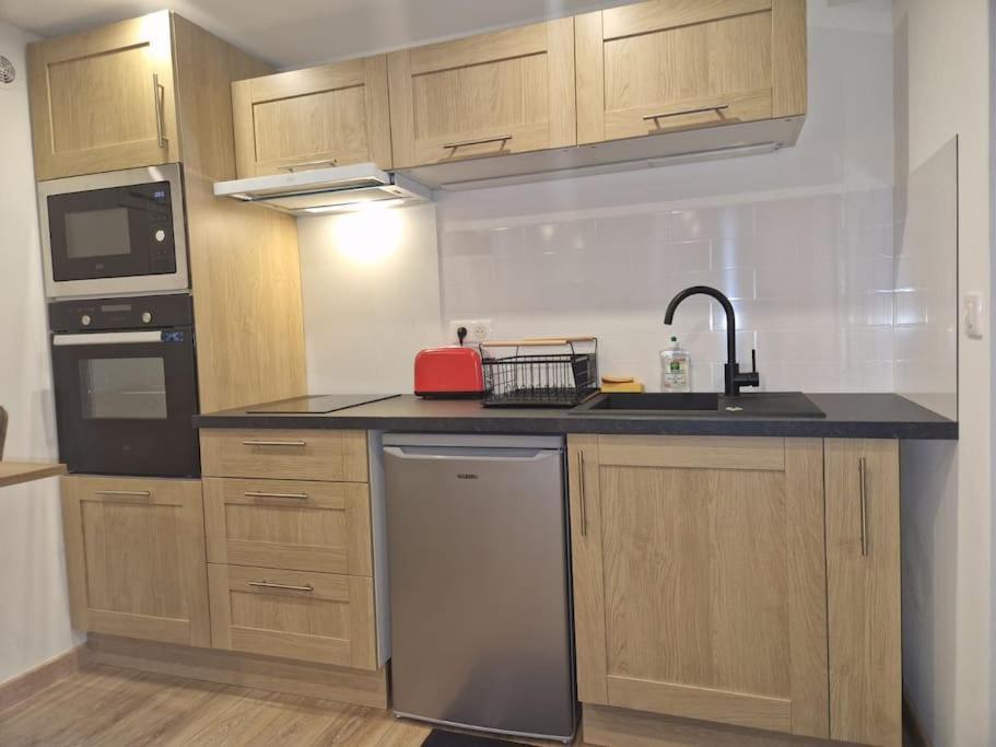 Apartment Charming Near La Defense, Paris